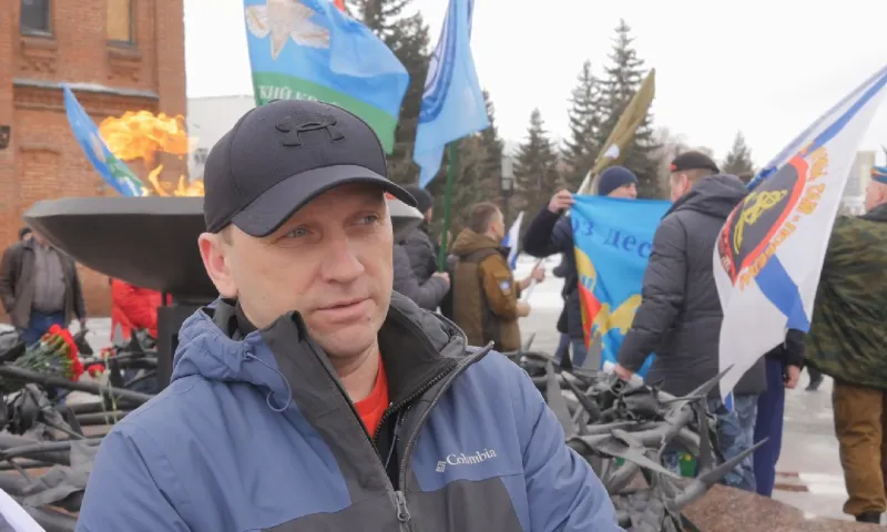 Старший тренер женской сборной Алтайского края по боксу Денис Сидоренко поддержал российскую армию