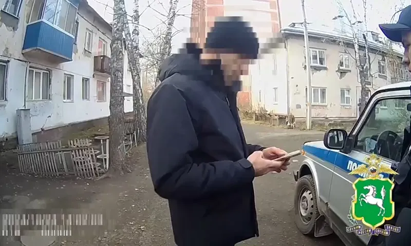 Подозрительного мужчину задержали в Томске – им оказался находящийся в розыске наркосбытчик из Барнаула