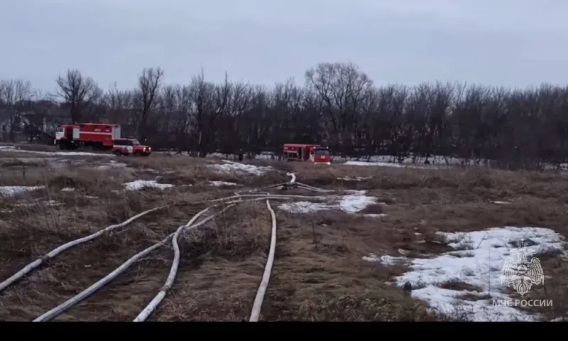 Талая вода начала подтапливать дома в Санниково