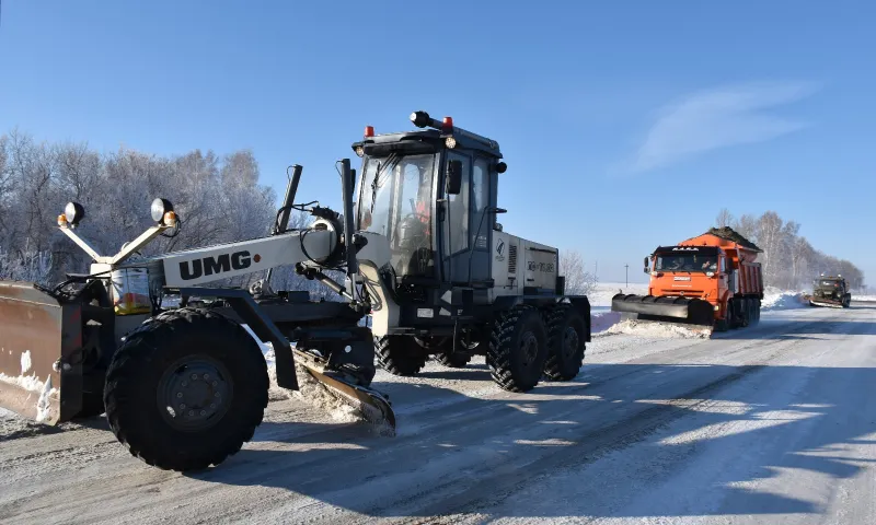Дорожные службы Алтайского края будут работать круглосуточно в новогодние праздники
