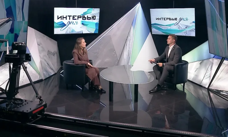 Анна Скобова: о большом костюмированном заезде на сапбордах в Барнауле