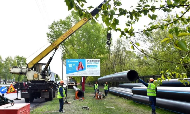 Росводоканал строит водовод на улице Антона Петрова в Барнауле