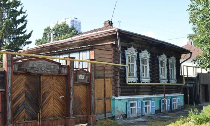 Старый дом отреставрируют волонтёры в Барнауле