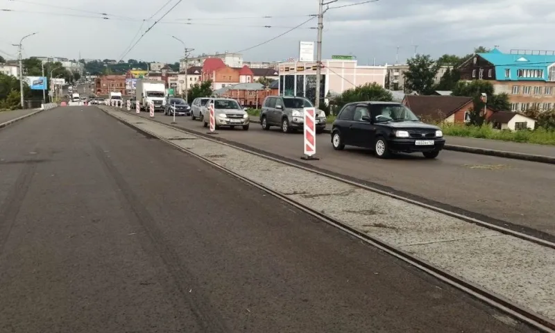 Мост в Бийске не успели отремонтировать к 1 сентября