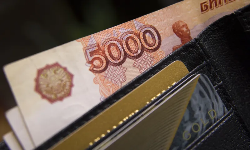 Правительство России выплатит бизнесу по МРОТ на каждого сотрудника из-за нерабочих дней