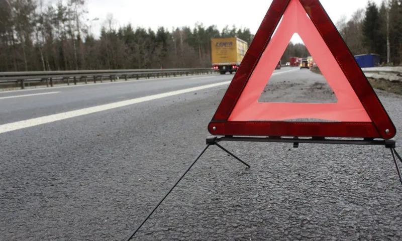 Автобус сбил пешехода на трассе в Алтайском крае