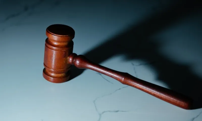 Обвиняемого в мошенничестве барнаульца не отпустили из-под стражи по апелляции