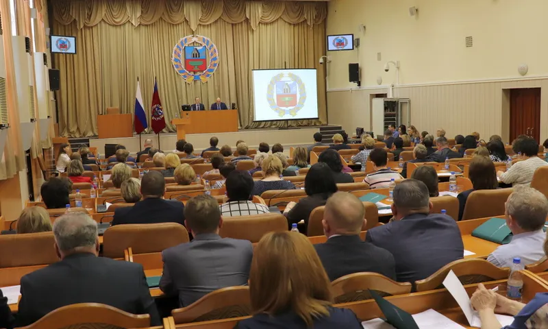 Губернатор Виктор Томенко поставил задачи перед финансовыми органами Алтайского края на 2019 год