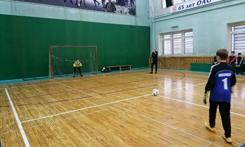 В Барнауле прошёл первый фестиваль вратарского мастерства для детей