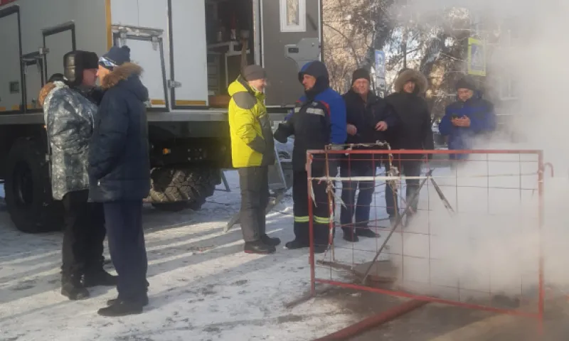 В Барнауле несколько жилых домов остались без отопления из-за прорыва теплосети