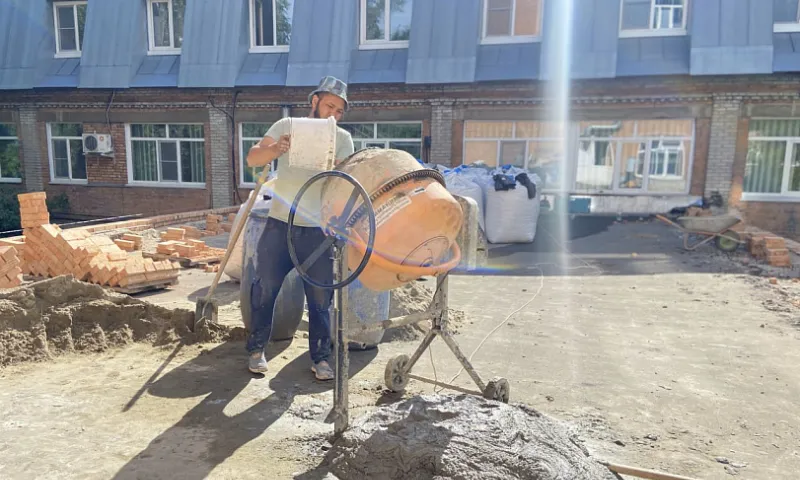 Ремонт городской больницы № 2 Бийска продолжается
