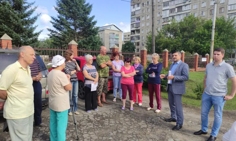 Жители Барнаула выступили с инициативой асфальтирования улиц 
