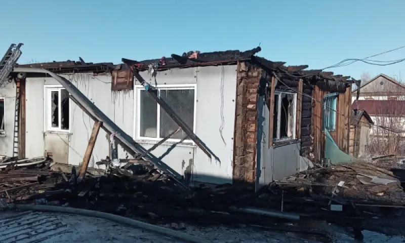 Уголовное дело возбудили после смерти двух маленьких детей при пожаре в Краснощёковском районе