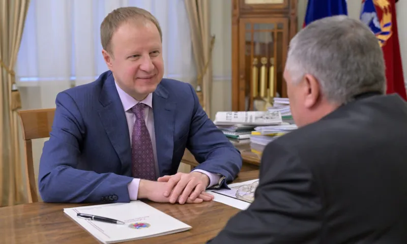Губернатор провел рабочую встречу с главой Тюменцевского района 