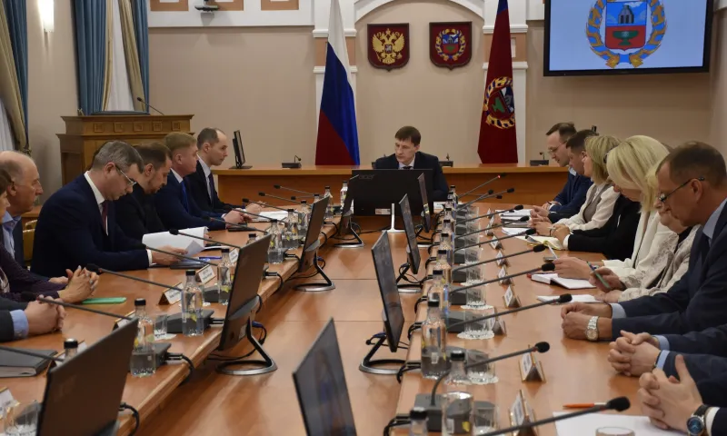 Зампредседателя правительства Алтайского края: По ключевым направлениям работы Минстрою региона удается держать хорошие темпы