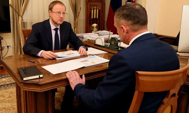 Губернатор Алтайского края и глава Михайловского района обсудили новый пассажирский транспорт и отопительный сезон