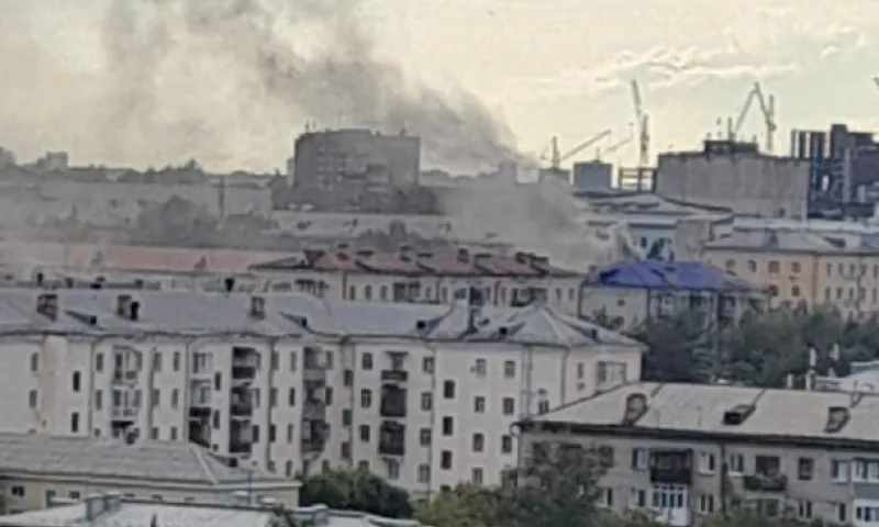 15 человек эвакуировали в барнаульском доме из-за пожара