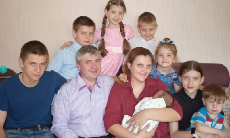 «Бесконечное семейное счастье»: восьмой ребёнок родился в семье из Алтайского края