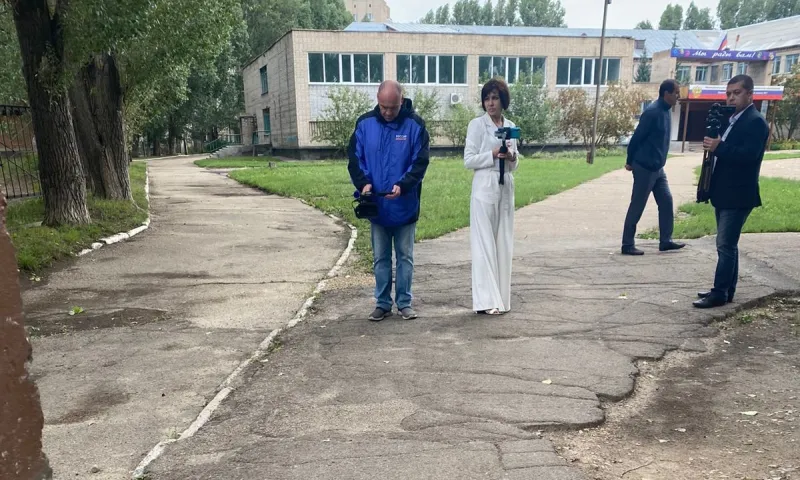 Общественники заинтересовались некачественными тротуарами вблизи алтайских школ