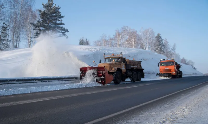 Дорожники готовят трассы Алтайского края к похолоданию