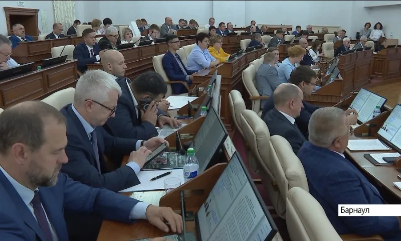 Региональные власти придумали, как решить кадровый дефицит в здравоохранении Алтайского края