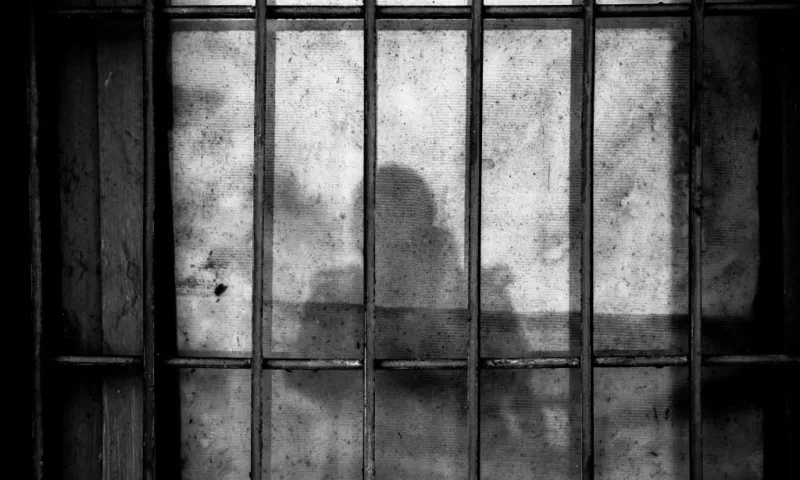 К пяти годам тюрьмы приговорили пенсионерку за убийство сожителя в Бийске 