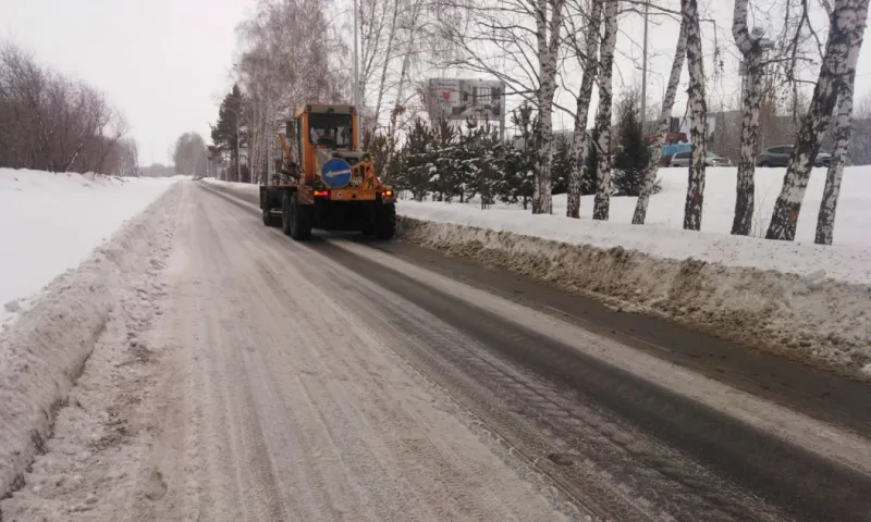 Барнаульские дорожники готовы ликвидировать последствия непогоды в праздничный день