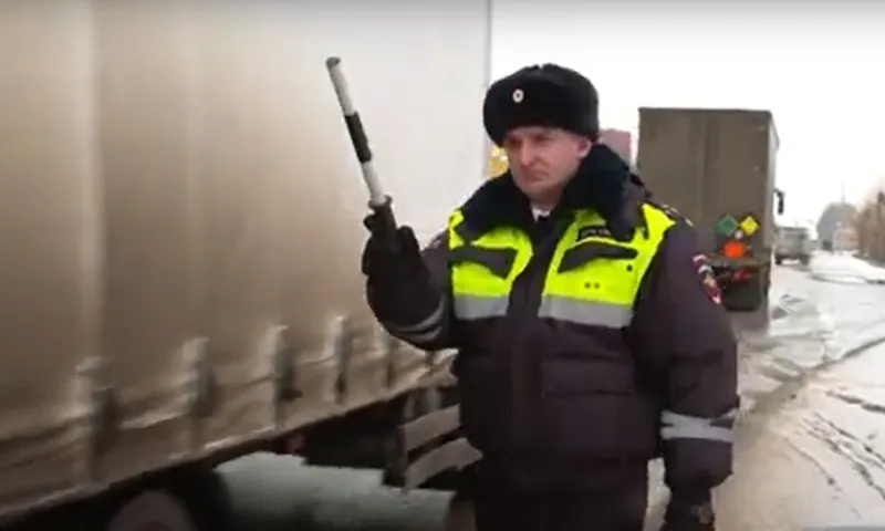 Сотрудники ГИБДД провели рейд, чтобы напомнить участникам дорожного движения о безопасности на переходах
