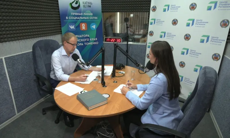 Виктор Томенко рассказал о судьбе аварийного здания барнаульской поликлиники № 2