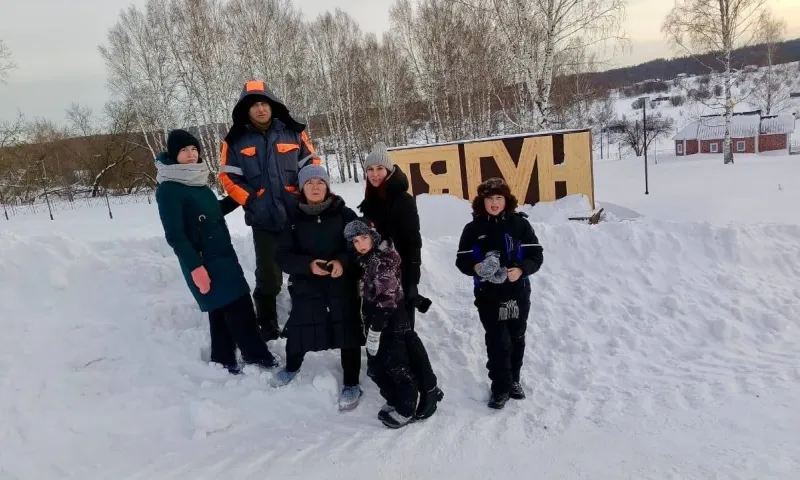 Многодетной семье из Заринска вручили медаль «Родительская слава»