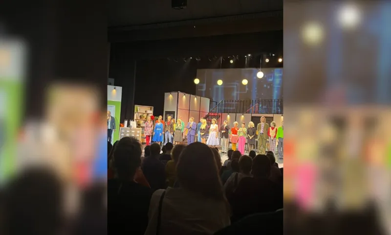Премьеру мюзикла «Служебный роман» готовят в Алтайском музыкальном театре