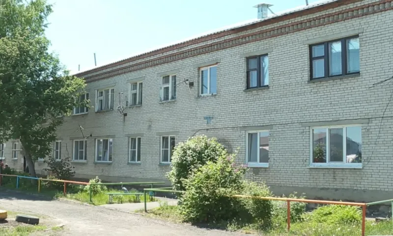 Жителям дома на территории Барнаульского ипподрома грозят блокадой