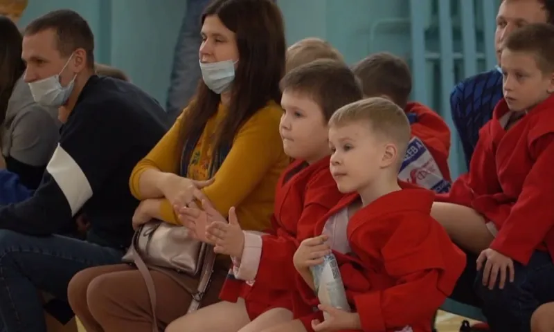 Семь спортсменов из Алтайского края выступят на чемпионате и Кубке мира по боевому самбо