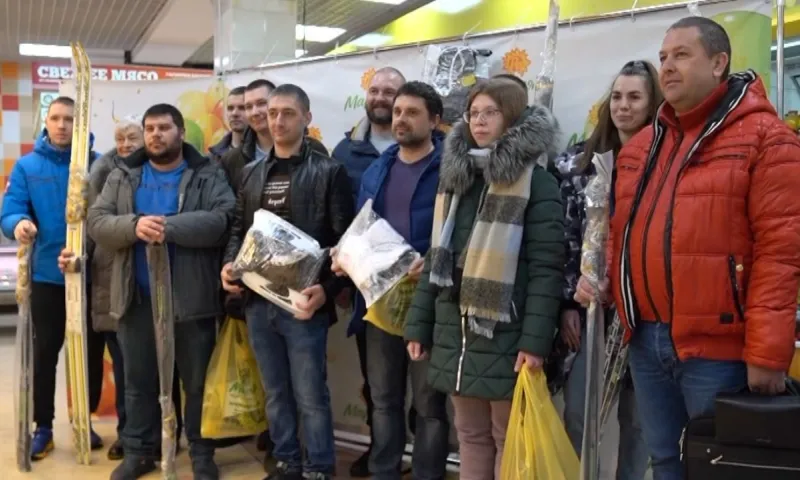Палочки для скандинавской ходьбы, коньки, лыжи и сноуборды выиграли жители Сибири в розыгрыше от торговой сети «Мария-Ра»