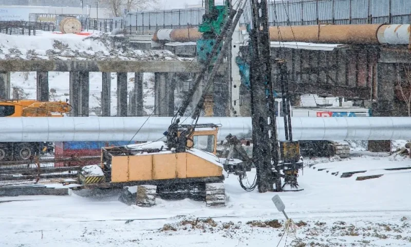 Рабочие приступят к устройству подпорной стенки для будущей опоры барнаульского моста на Новом рынке