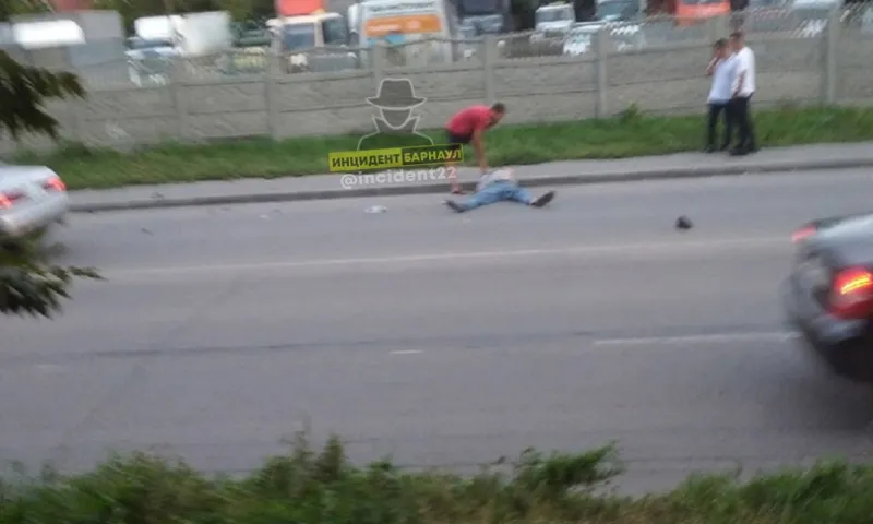 «Слетел ботинок»: пешехода сбили в Барнауле
