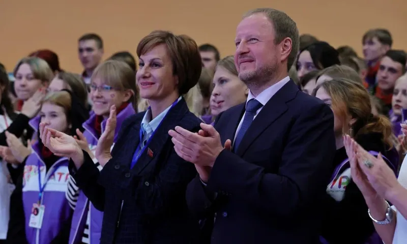 Виктор Томенко принял участие в открытии Молодёжного образовательного форума «Алтай. Таланты региона»