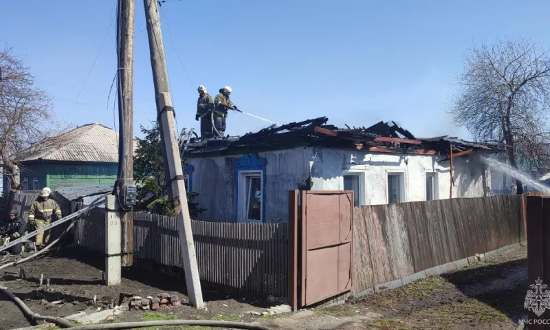 Пожар в частном секторе произошел в Рубцовске